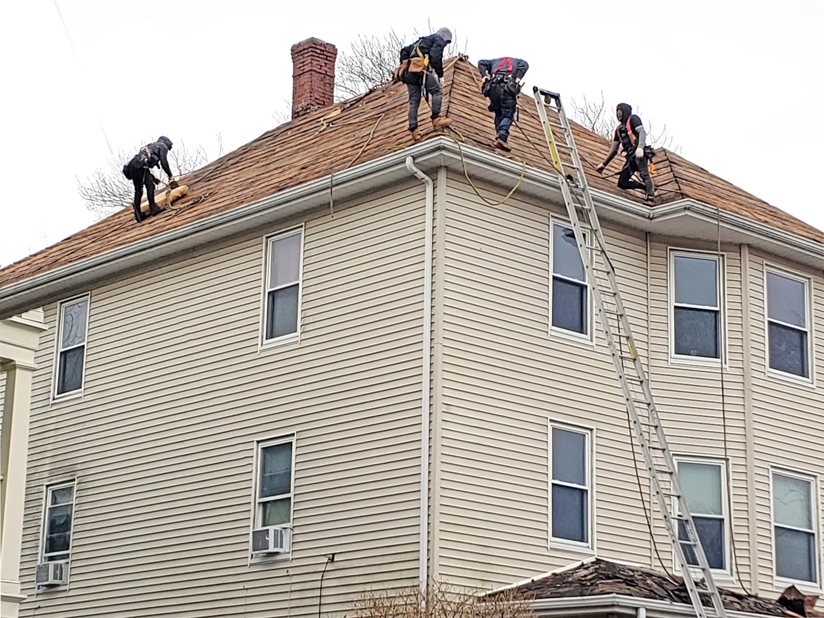 AID Roofing Team